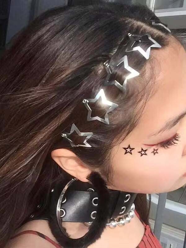 [Y2K Fashion Essential] Multi-Pack Silver Star Hair Clips! Available In 100/50/20/10 Pcs, These Stylish Star-Shaped Hair Clips Can Easily Create Sweet And Androgynous Hairstyles, Making Them A Must-Have Fashion Hair Accessory Set For Going Out.